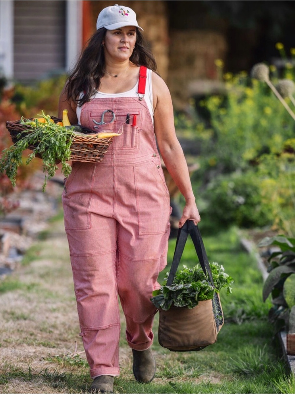 Duluth Trading Company Women’s Rootstock Gardening Overalls Red Stripe Size M/33